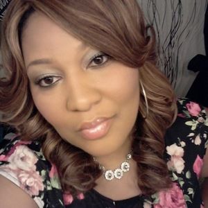 Meet your Posher, Cassandra